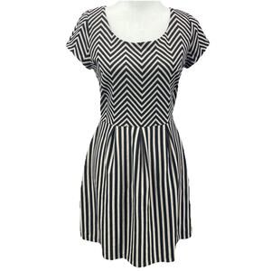 NWT Maison Jules Womens M Fit Flare Dress Blk Beige Chevron Striped Zipper Back